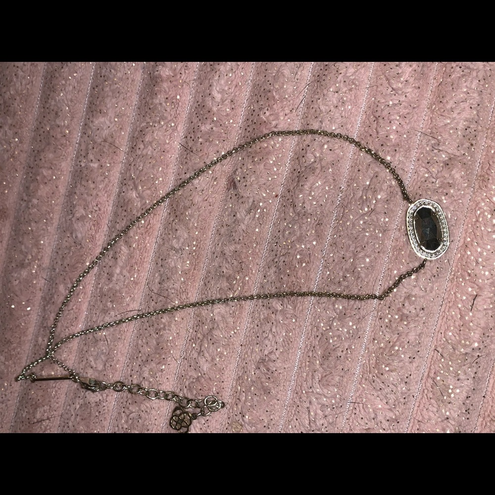 Kendra Scott necklace